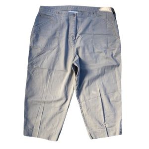 ⚜️Jones New York Sport Taupe Color Capri Pants!